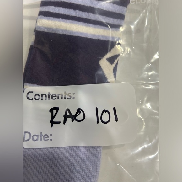 Volcom Women's XS/S Tundra Tech Socks Ski Snowboard NWT Wool Acrylic Purple - Picture 6 of 8